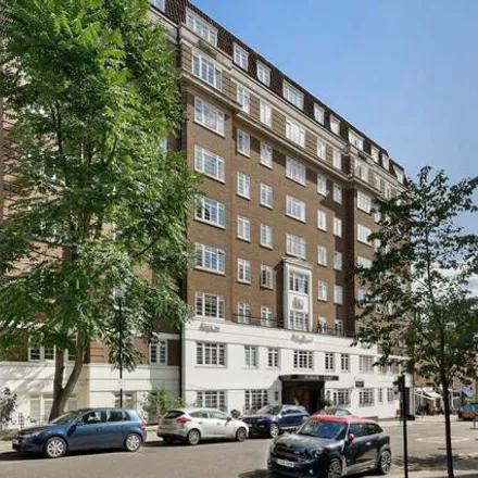 Buy this 1 bed apartment on Vicarage Court in Vicarage Gate, London