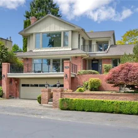 Buy this 4 bed house on 7711 Lakemont Drive Northeast in Seattle, WA 98115
