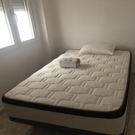 Rent this 3 bed room on Carrer de Gregori Gea in 8, 46009 Valencia