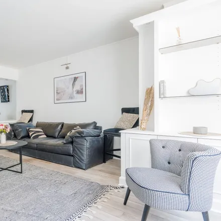 Rent this 2 bed apartment on 7 Rue Frédéric Passy in 92200 Neuilly-sur-Seine, France