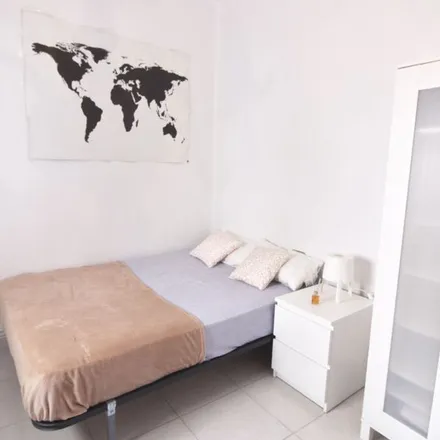 Rent this 1 bed apartment on Carrer de la Corona in 27, 46003 Valencia