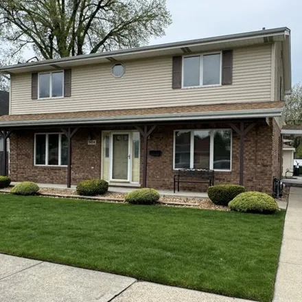 Buy this 4 bed house on 5453 McNichols Drive in Oak Lawn, IL 60453