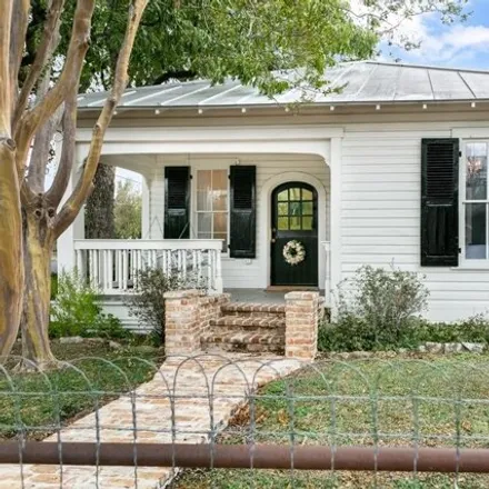 Buy this 2 bed house on 420 S Milam St in Fredericksburg, Texas