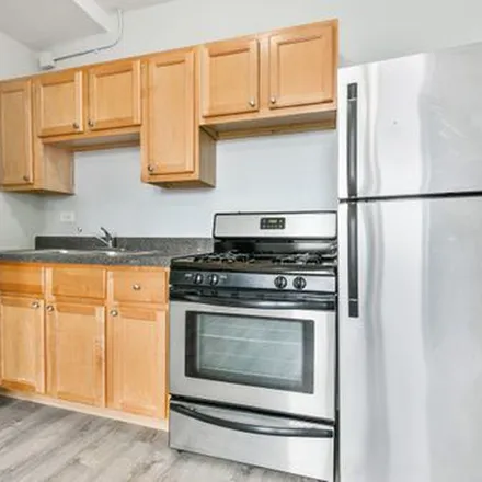 Rent this 1 bed apartment on 5902-5910 North Kenmore Avenue in Chicago, IL 60660