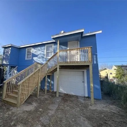 Rent this 3 bed house on Ursuline Street in Galveston, TX 77550