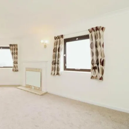 Image 4 - Homeheights, Clarence Parade, Portsmouth, PO5 3RJ, United Kingdom - Apartment for sale