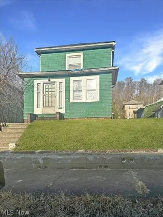 Buy this 2 bed house on 3313 Orchard Street in Holidays Cove, Weirton