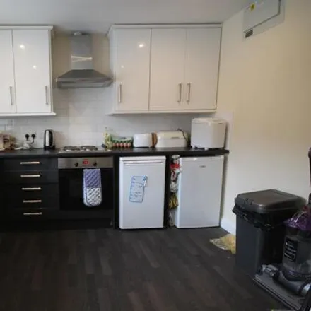Rent this 4 bed townhouse on Blue Fox Close in Leicester, LE3 0EE