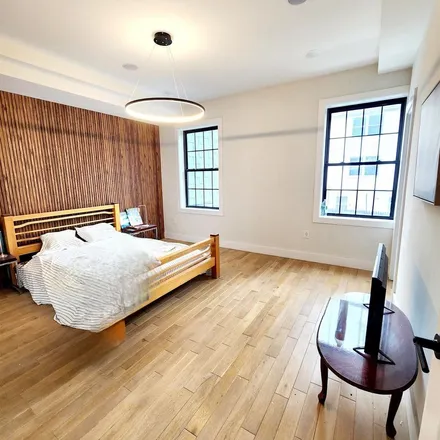 Rent this 3 bed apartment on 129 Hopkins Avenue in Croxton, Jersey City