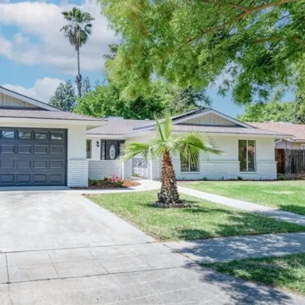 Buy this 3 bed house on 405 North Homsy Avenue in Fresno County, CA 93727