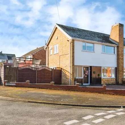 Buy this 3 bed duplex on Rosemary Road in Tamworth, B77 3HE