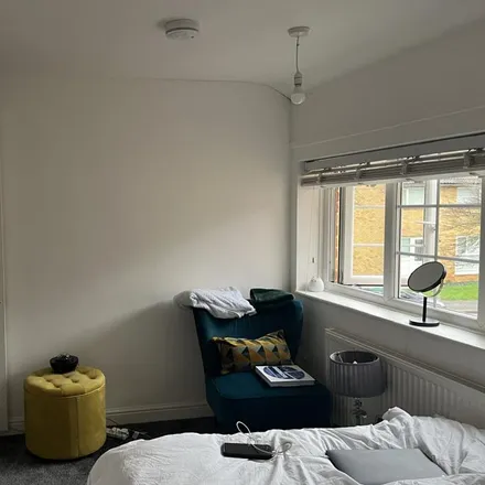 Image 2 - Dovedale, Stevenage, SG2 9EP, United Kingdom - Room for rent