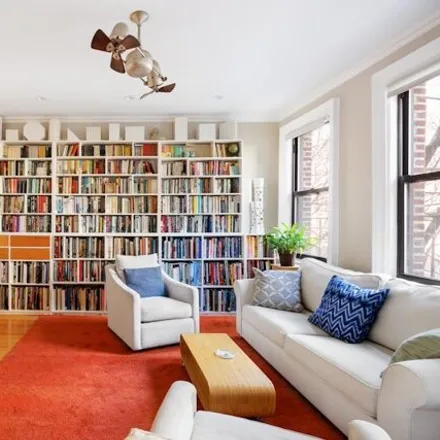 Image 2 - 130 West 16th Street, New York, NY 10011, USA - Apartment for sale