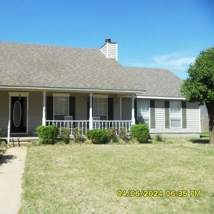Buy this 4 bed house on Robinson Road in Newport, AR 72112