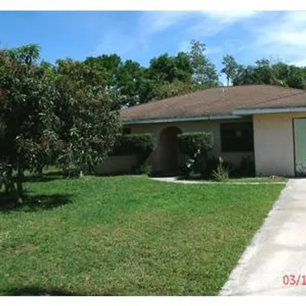 Buy this 3 bed house on 2926 King Drive in Sebring, FL 33870