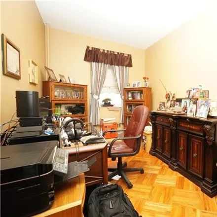 Image 9 - 247 Bay 41st Street, New York, NY 11214, USA - House for sale