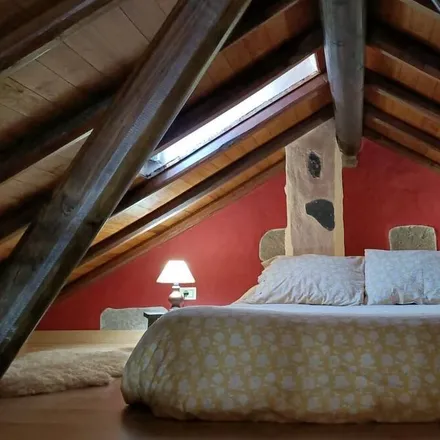 Rent this 2 bed townhouse on Calle Valleseco in 35450 Santa María de Guía de Gran Canaria, Spain