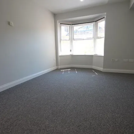 Image 2 - 34;36 Cross Street, Ryde, PO33 1HB, United Kingdom - Apartment for rent
