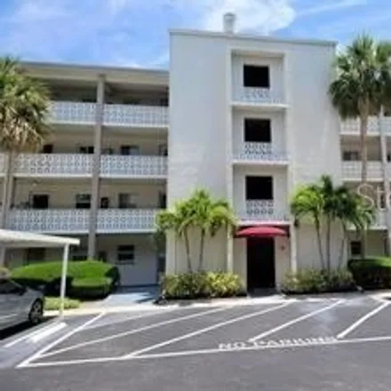 Rent this 2 bed condo on 1524 Lakeview Rd Apt 301 in Clearwater, Florida