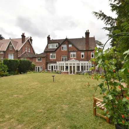Rent this 1 bed apartment on Somers Road in Reigate, RH2 9DX