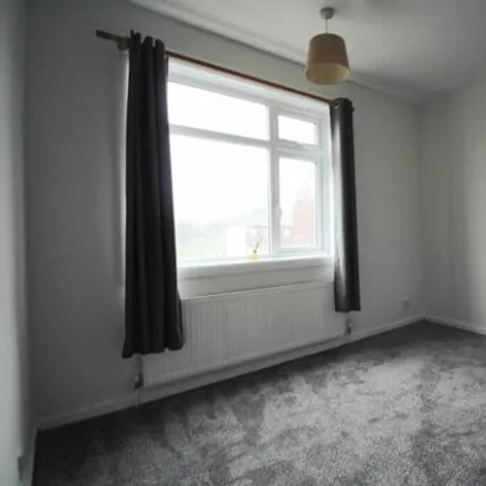 Image 3 - Burton Avenue, Leeds, LS11 5ET, United Kingdom - House for rent