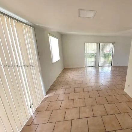 Image 4 - 10538 Royal Palm Boulevard, Coral Springs, FL 33065, USA - House for sale