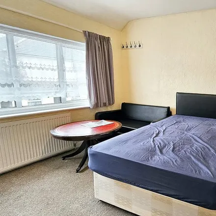 Rent this 1 bed room on Meadow Garth in London, NW10 0SP