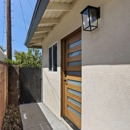 Image 2 - 6229 Sylvia Avenue, Los Angeles, CA 91335, USA - House for rent