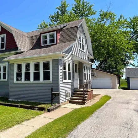 Buy this 2 bed house on 558 North Main Street in Seymour, Outagamie County
