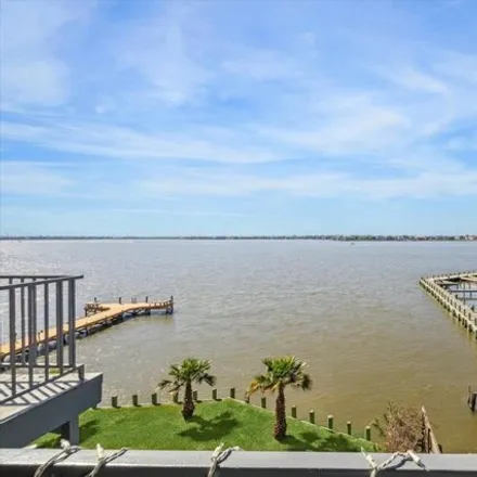 Buy this 2 bed condo on The Bay Patio in 3901 East NASA Parkway, El Lago