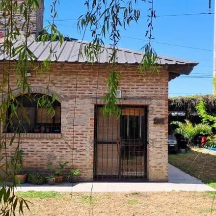 Buy this 2 bed house on Adolfo Alsina 666 in 1852 Burzaco, Argentina