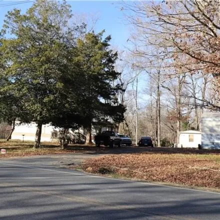 Image 3 - 2019 Naomi Road, Randolph County, NC 27317, USA - House for sale