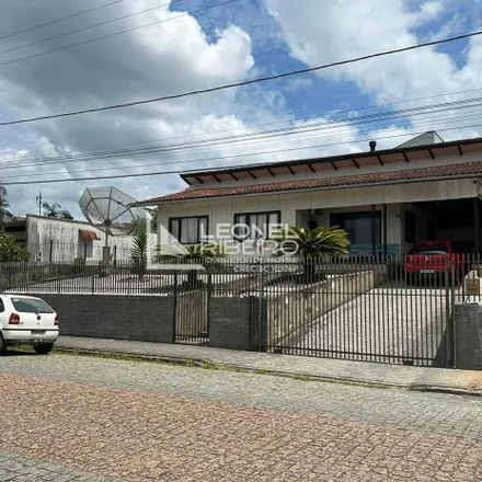 Buy this 5 bed house on Rua Bulgária in Nações, Timbó - SC