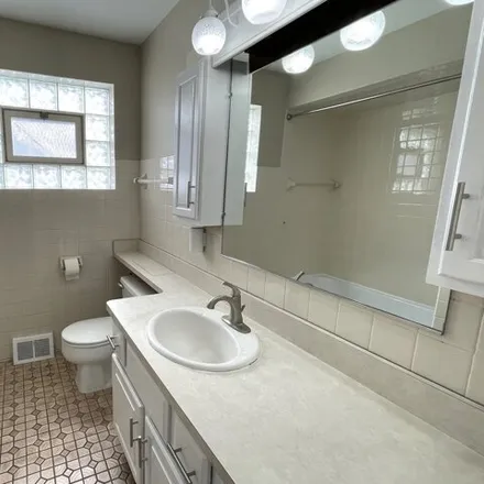 Image 7 - 4531 West 66th Place, Chicago, IL 60629, USA - House for sale