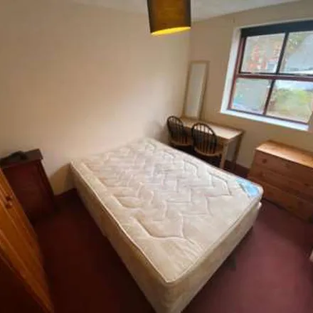Image 2 - Orchard Court, Ladybarn Lane, Manchester, M14 6NQ, United Kingdom - Apartment for rent