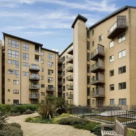 Rent this 3 bed apartment on Richbourne Court in Harrowby Street, London
