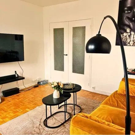 Image 2 - 22 Rue Boucry, 75018 Paris, France - Apartment for rent