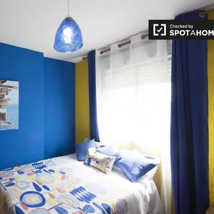 Rent this 5 bed room on Alto Estiglo in Calle del Río Tormes, 28801 Alcalá de Henares