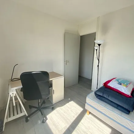 Rent this 1 bed apartment on 2 Place du Général de Gaulle in 27000 Évreux, France