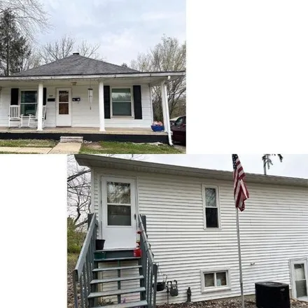 Buy this 3 bed house on 320 West Jefferson Street in Vandalia, IL 62471