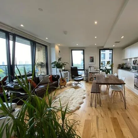 Image 3 - Regalia Point, 30 Palmers Road, London, E2 0FQ, United Kingdom - Apartment for rent