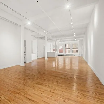 Rent this 3 bed house on 417 Lafayette Street in New York, NY 10003