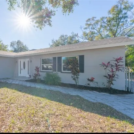 Buy this 4 bed house on 535 Arapahoe Avenue in Lakeland, FL 33815