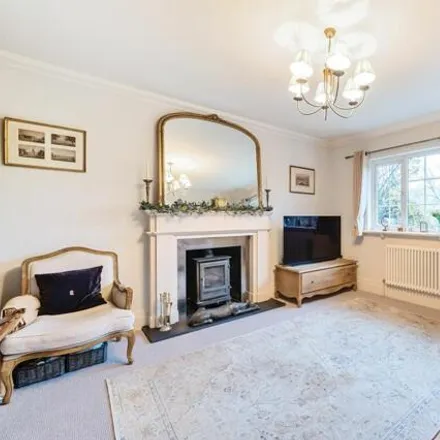 Image 2 - 8 Downs Road, London, CR5 1AA, United Kingdom - House for sale