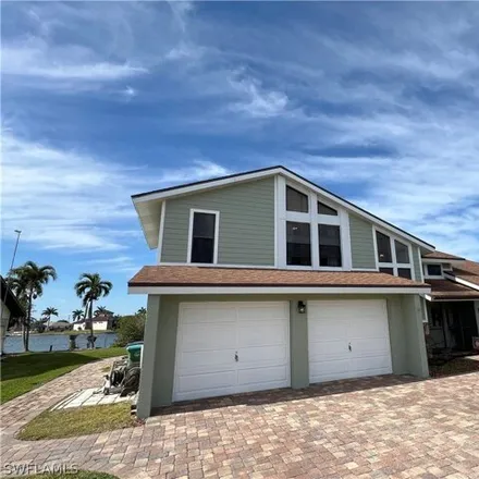 Image 2 - 1108 Southwest 4th Place, Cape Coral, FL 33991, USA - House for sale