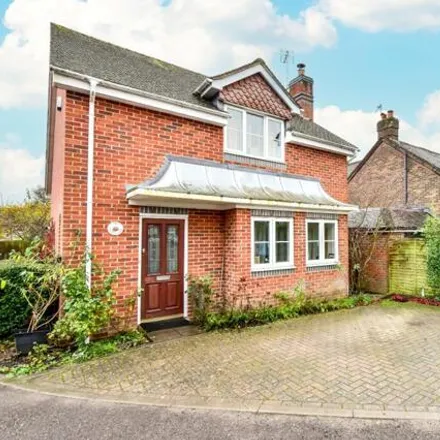 Buy this 3 bed house on 5 Meadow Bank Close in Amersham, HP7 9FD