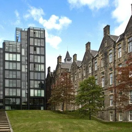 Image 1 - 24 Simpson Loan, City of Edinburgh, EH3 9GD, United Kingdom - Apartment for rent