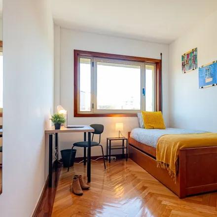 Rent this 5 bed room on Easy Green in Rua de São Tomé 1054, 4200-491 Porto