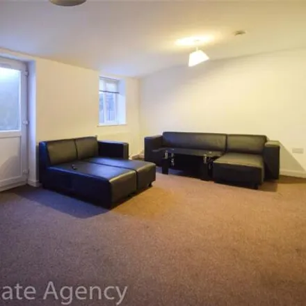 Image 3 - Fairfield Road, Queensferry, CH5 1SS, United Kingdom - House for rent