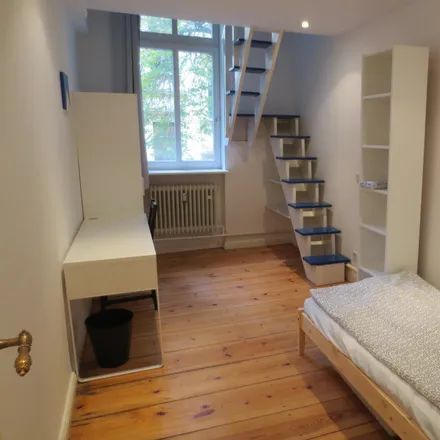 Rent this 5 bed room on Meininger Hotel Berlin Tempelhofer Ufer in Tempelhofer Ufer 10, 10963 Berlin